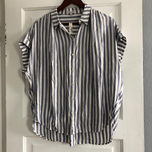 Madewell Tops - 🆕 Madewell Button Up Tee size large